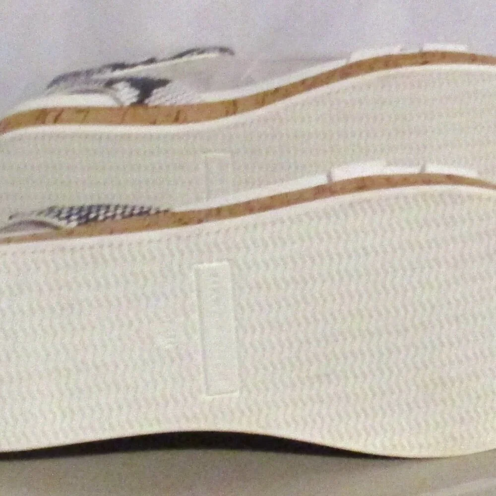 MARC FISHER Multi-Strap Sandals Verily White Snake SIZE 5.5